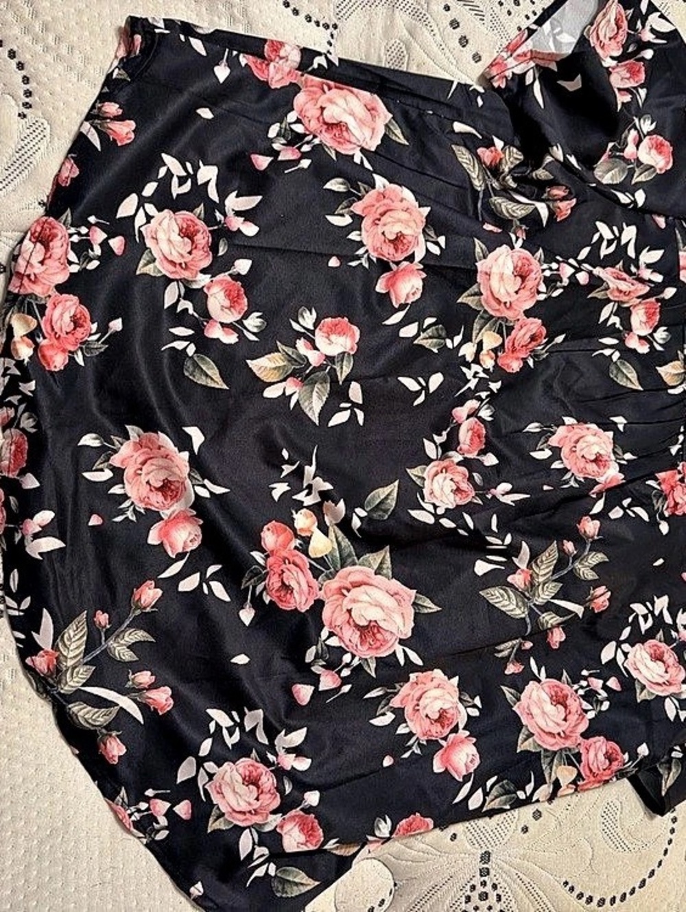 Floral top in Black & Pink